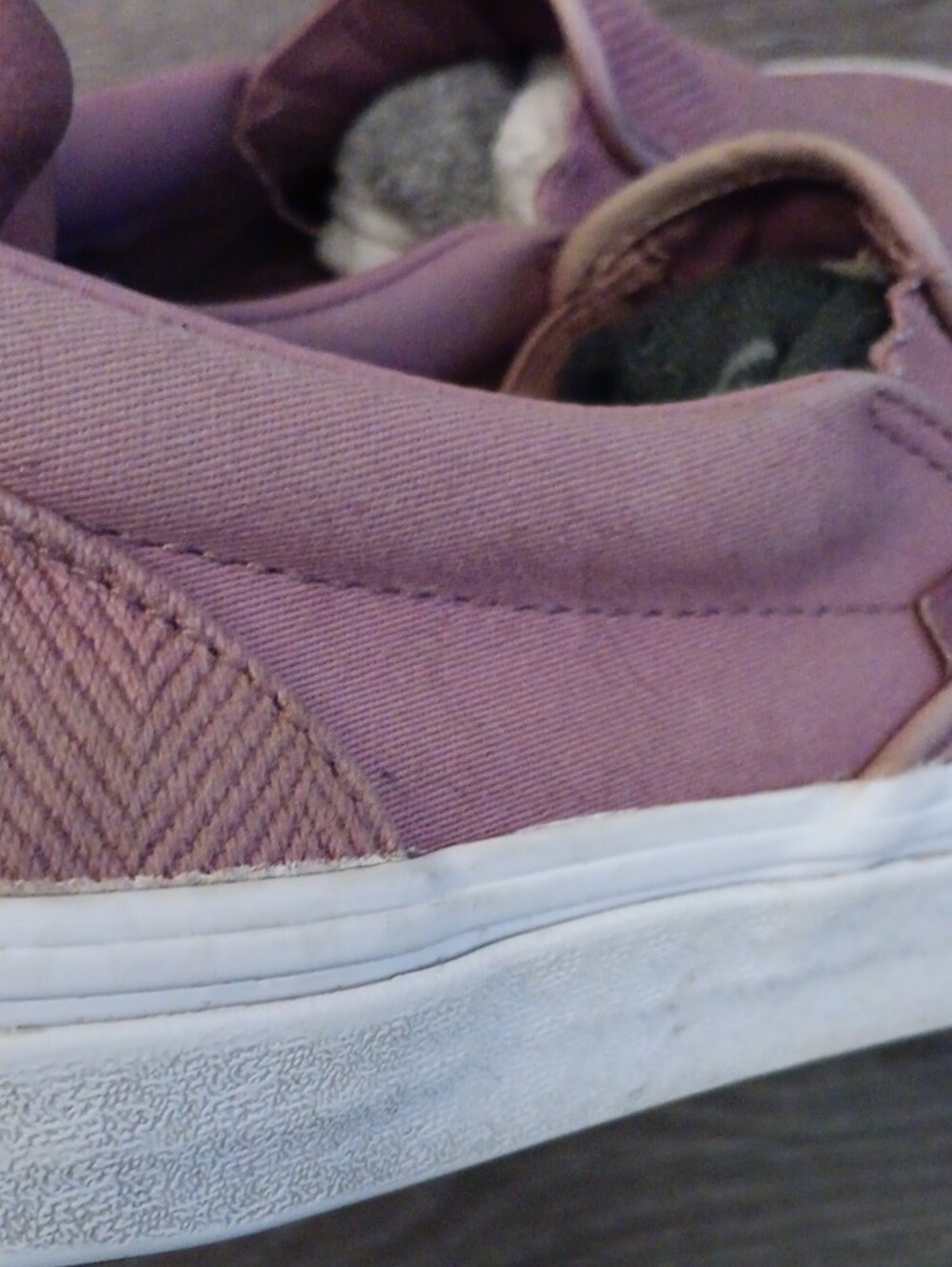 Vans Slip-On Sneakers in Mauve Canvas with White Soles - Picture 5 of 10